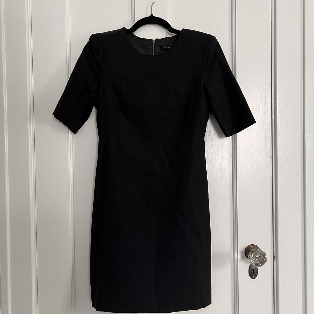 NWOT Theory black structured fitted dress